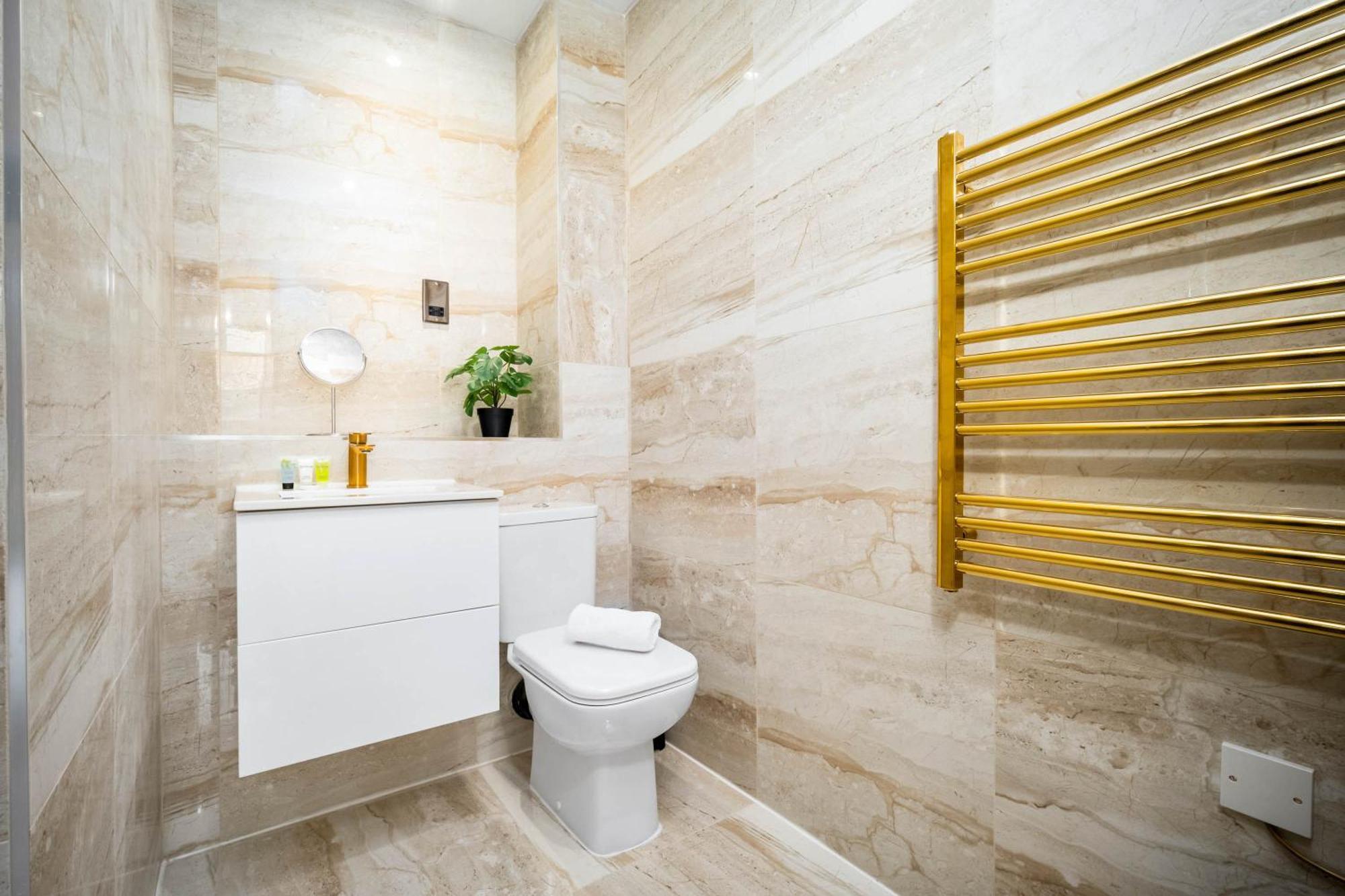 Brand New Luxury Apartment - 2 Bedroom - City Centre - Jq - Wifi - Netflix - 10Ah Birmingham Eksteriør billede
